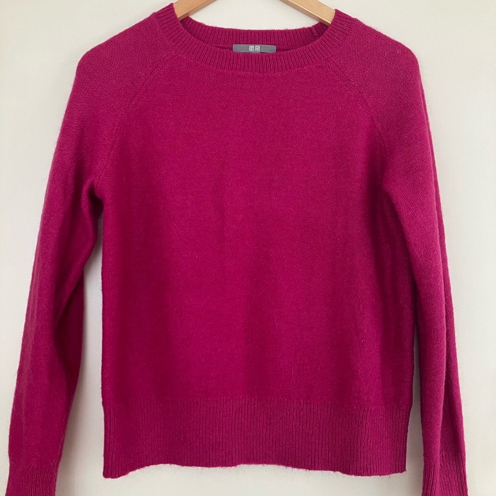 Uniqlo Pink Crew Neck Sweater Soft Knit Long Sleeves